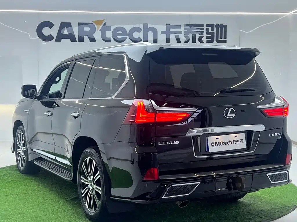 Lexus LX — фото 5