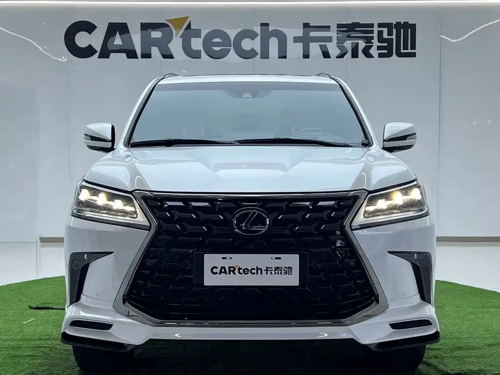 Lexus LX — фото 2