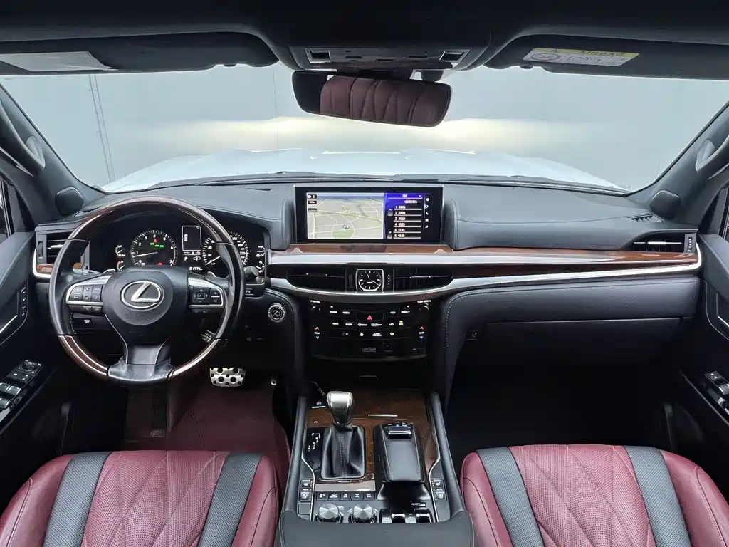 Lexus LX — фото 13