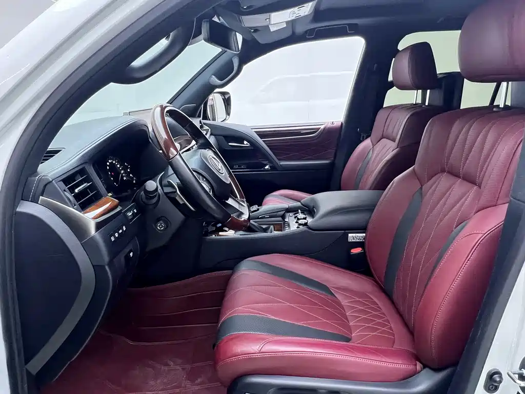Lexus LX — фото 26