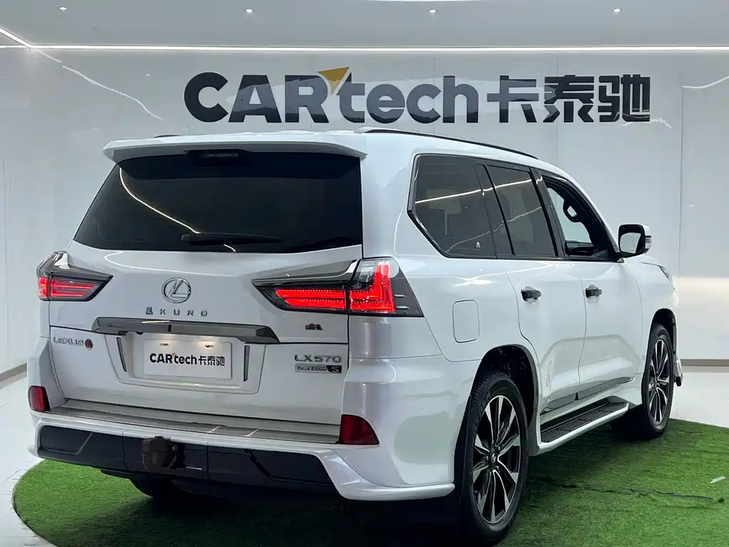 Lexus LX — фото 5