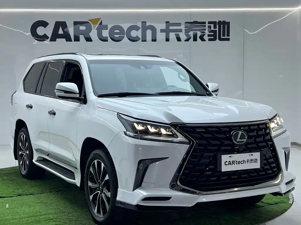 Lexus LX — фото 6