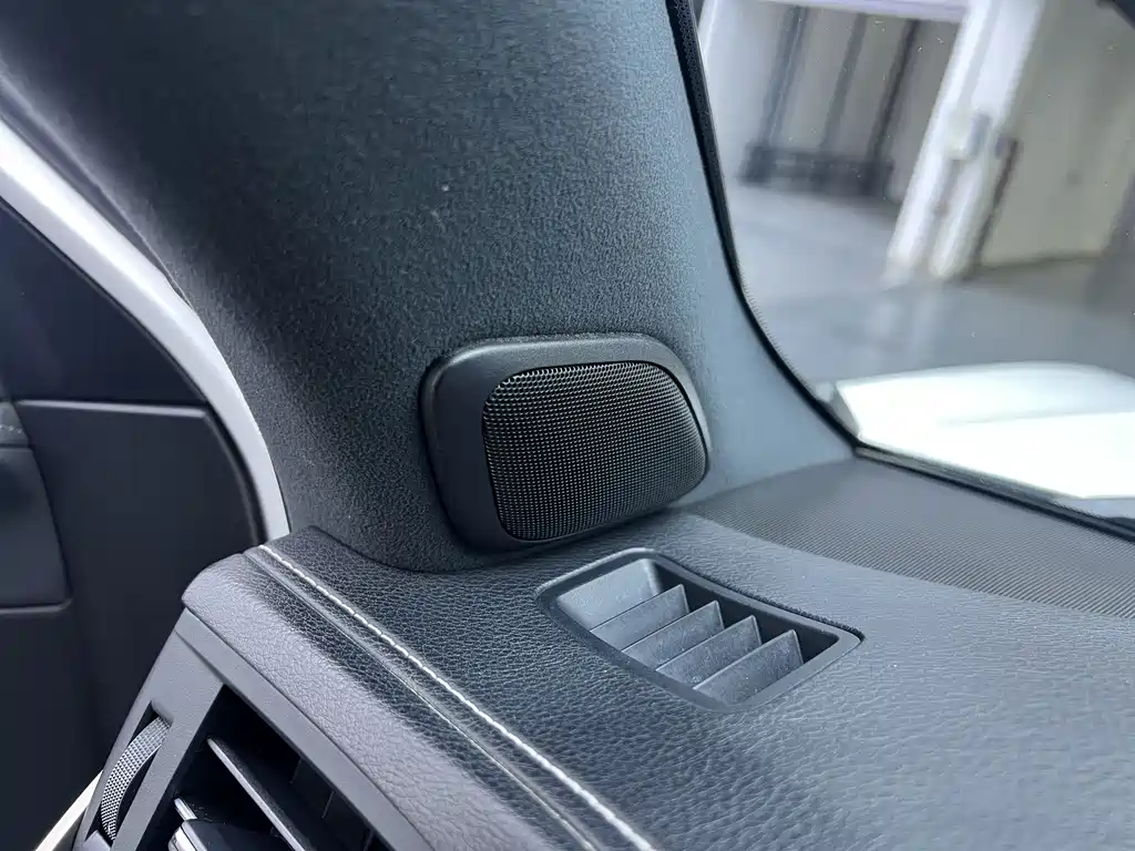 Lexus LX — фото 9