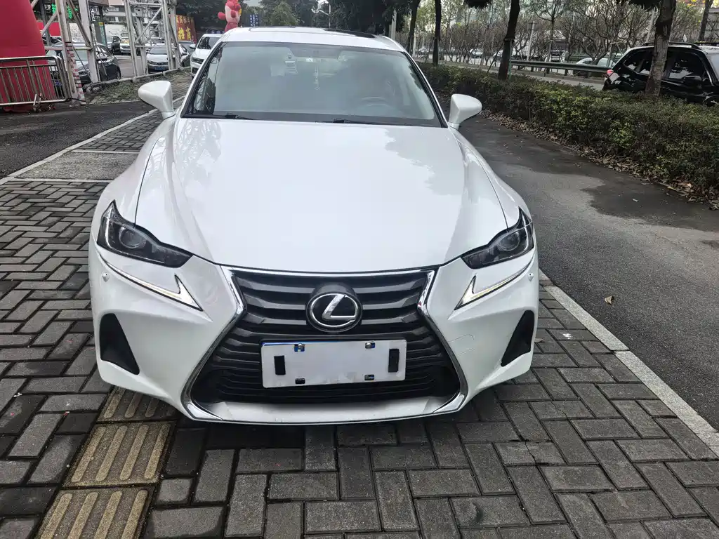 Lexus IS — фото 2