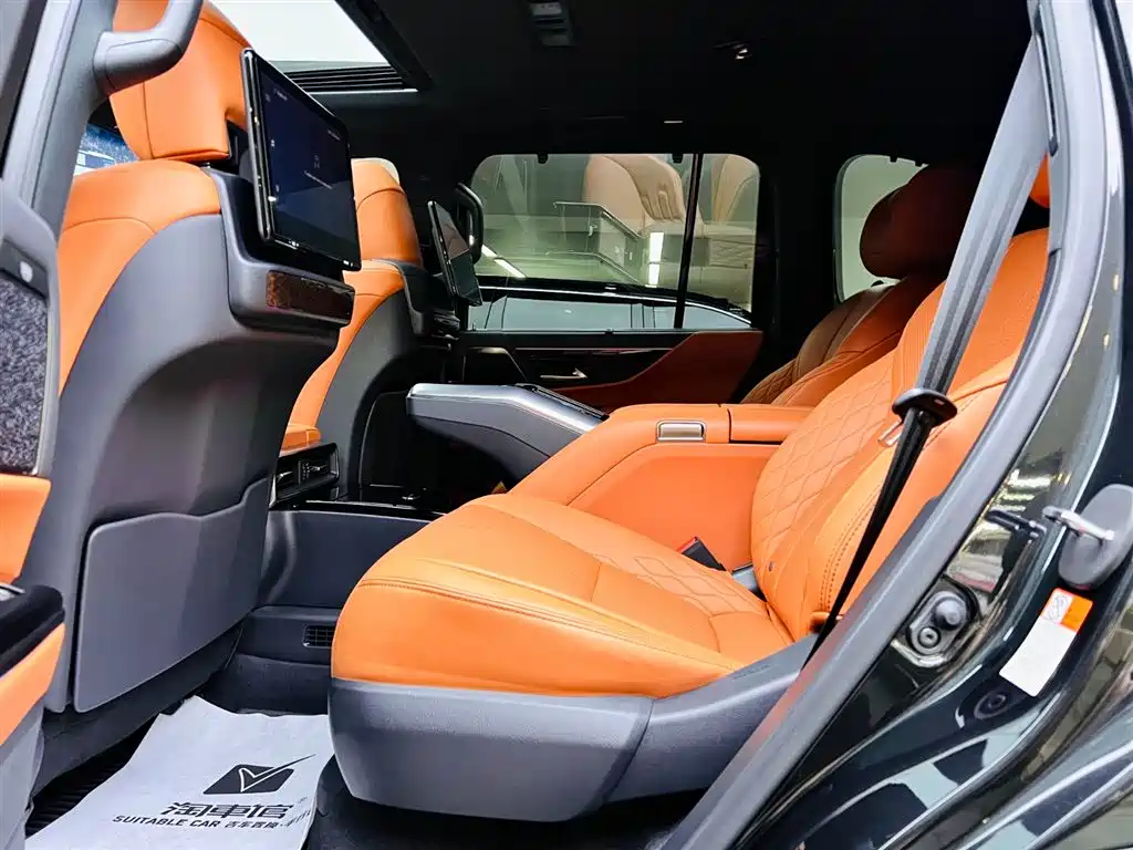 Lexus LX — фото 15
