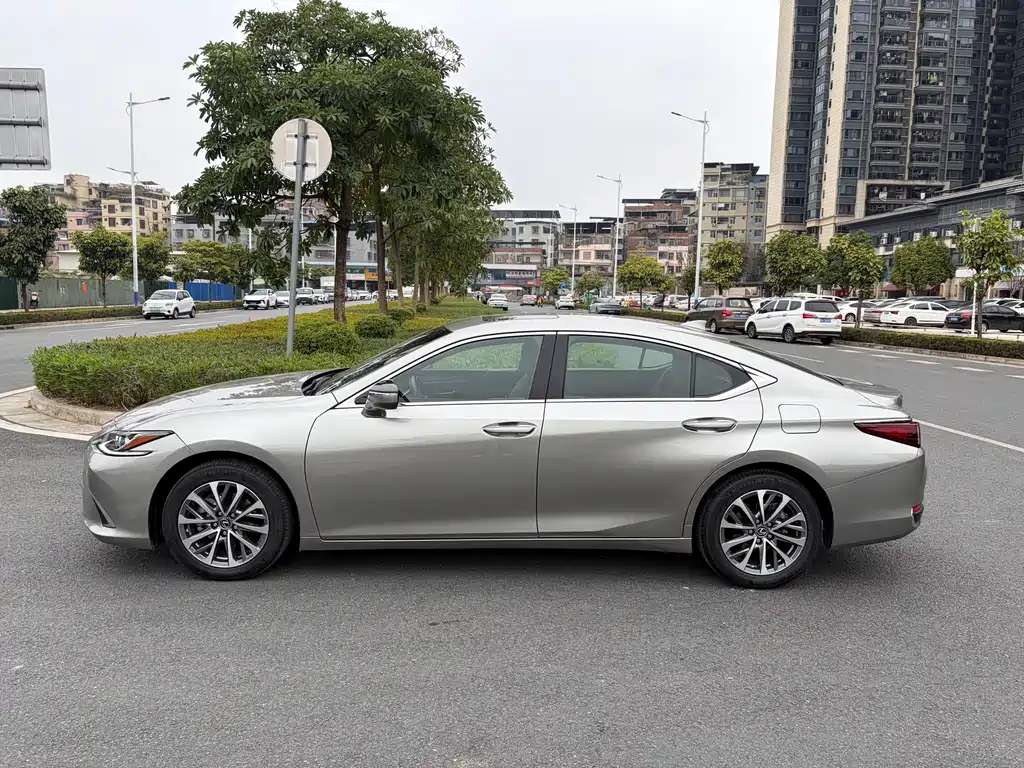 Lexus ES — фото 3