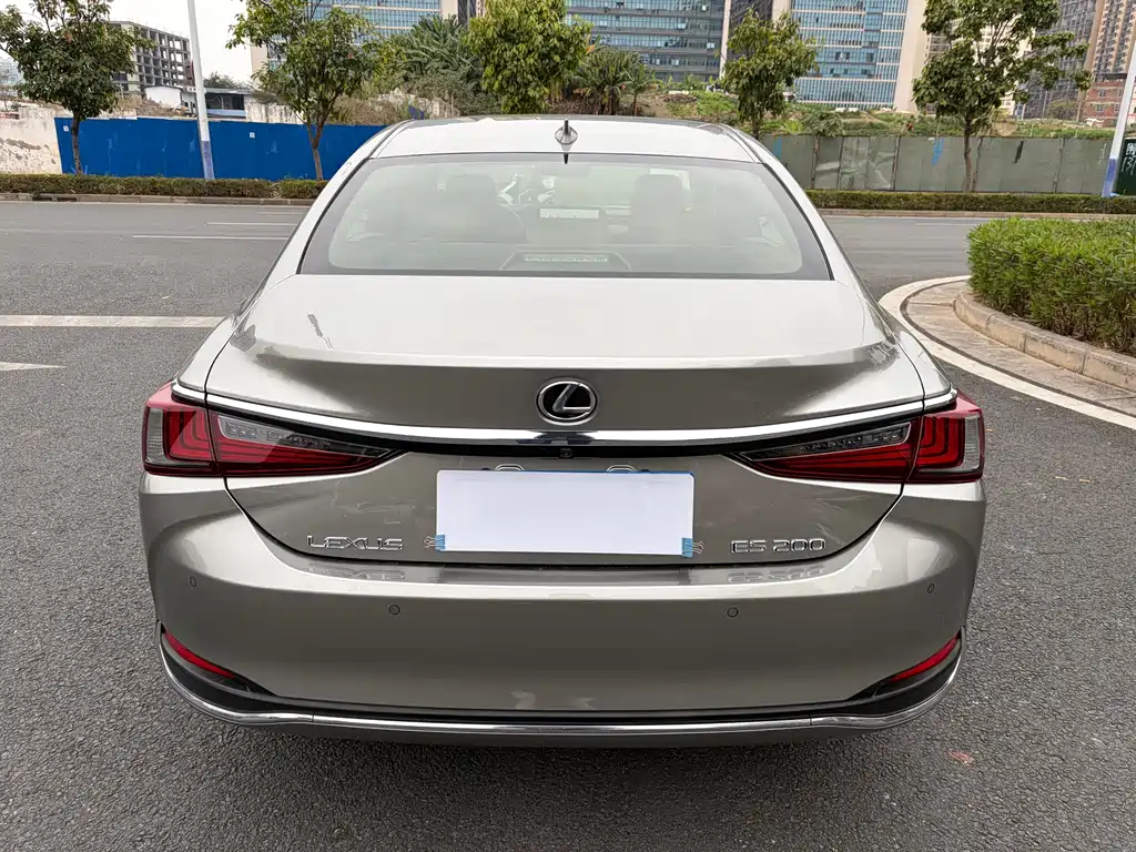 Lexus ES — фото 5