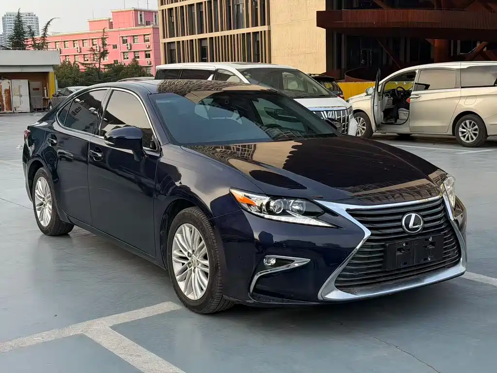 Lexus ES — фото 3