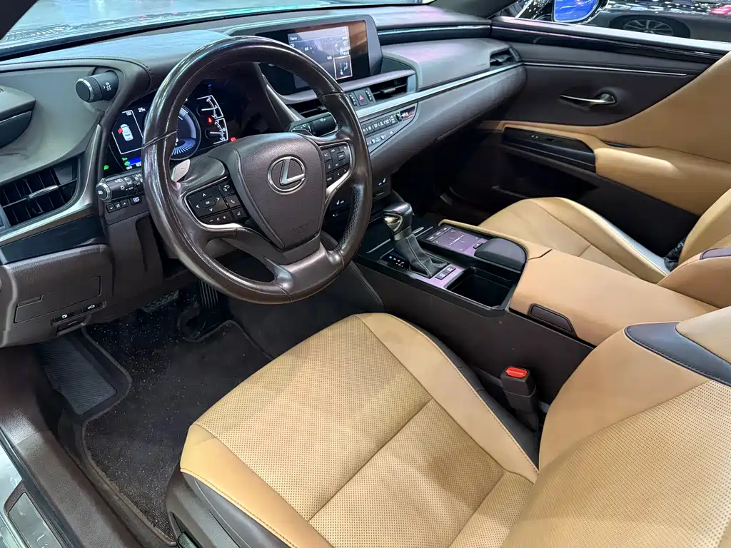 Lexus ES — фото 14