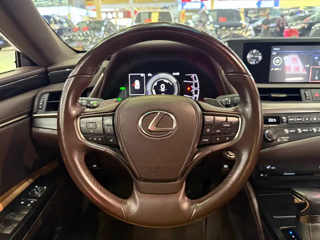 Lexus ES — фото 21