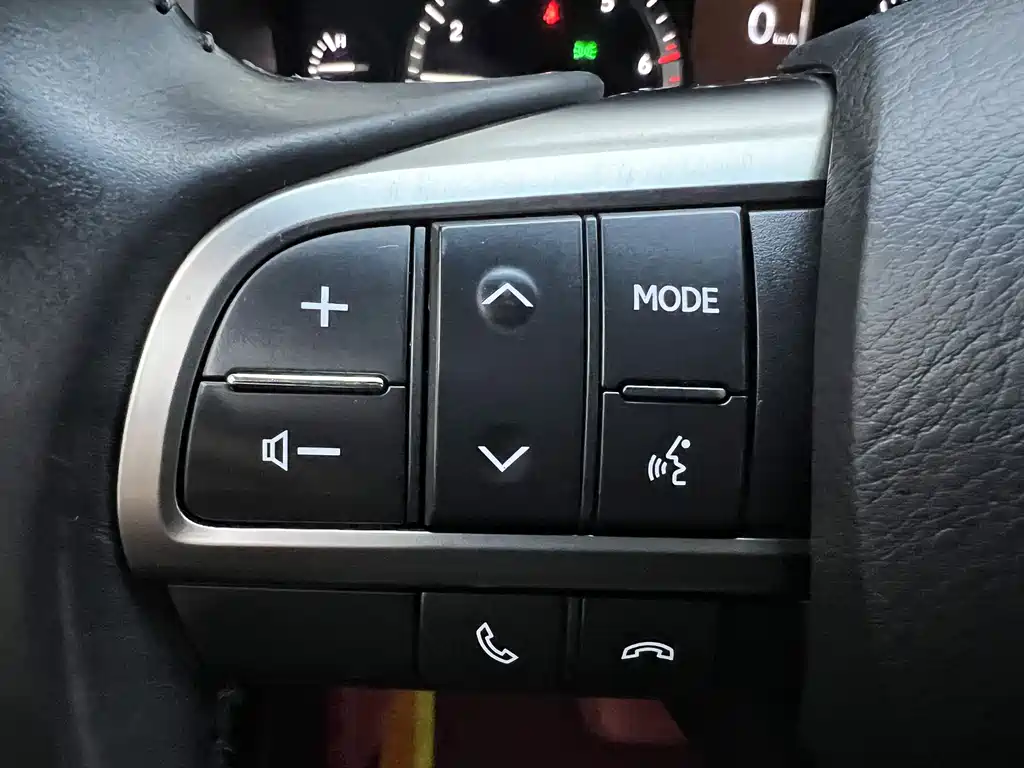 Lexus LX — фото 15