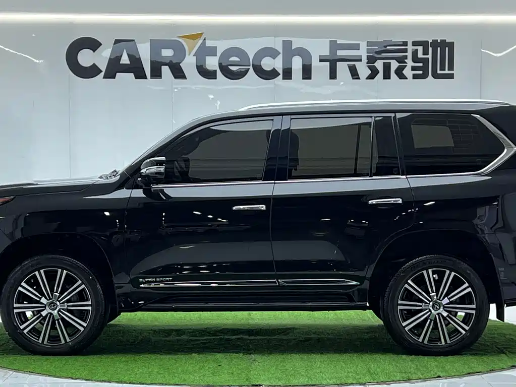 Lexus LX — фото 3