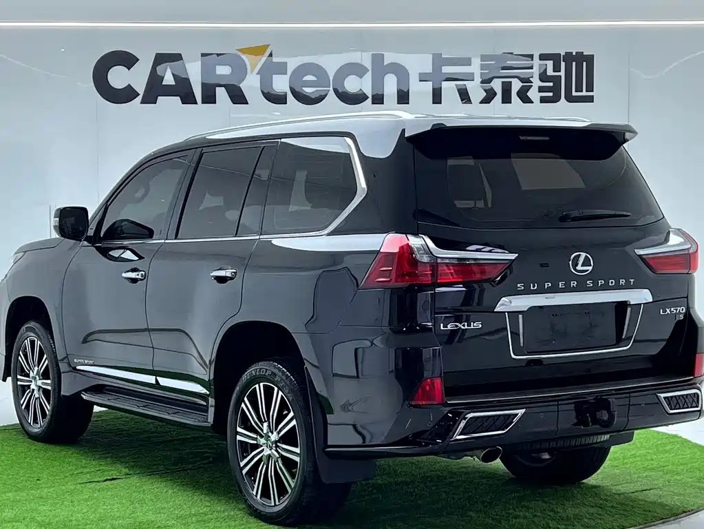 Lexus LX — фото 5