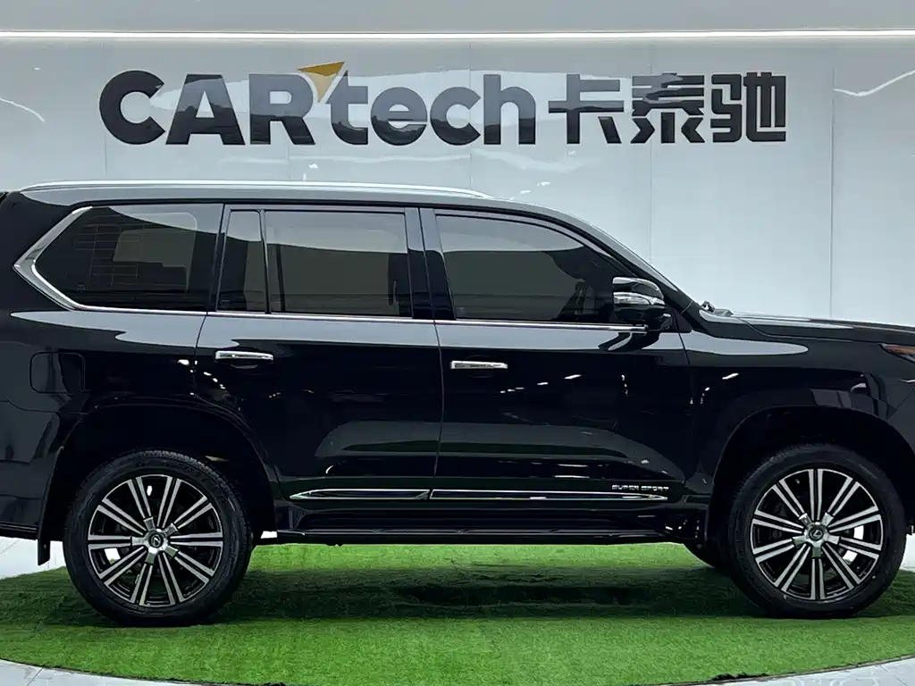 Lexus LX — фото 6