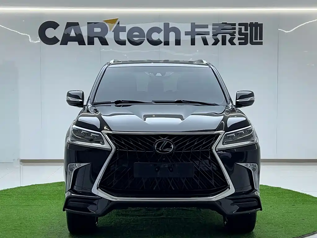 Lexus LX — фото 7