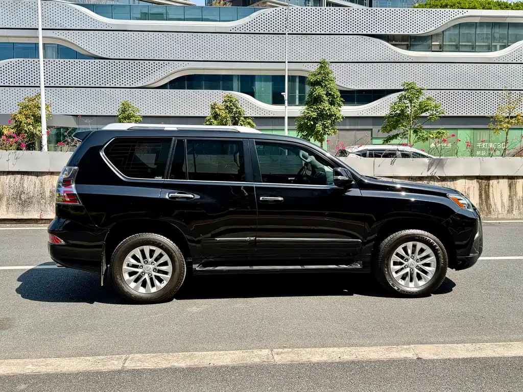 Lexus GX — фото 7