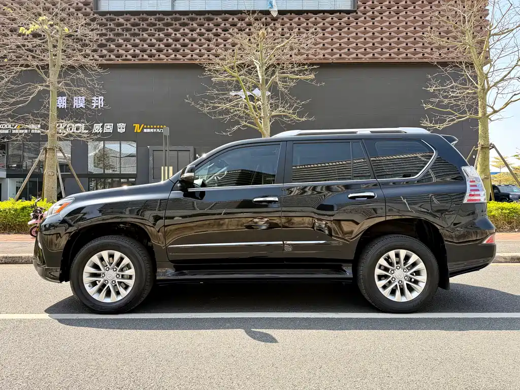 Lexus GX — фото 8
