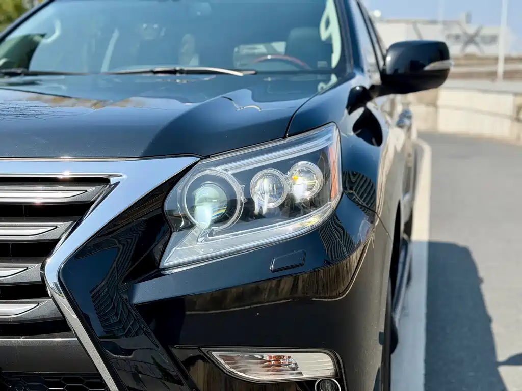 Lexus GX — фото 10
