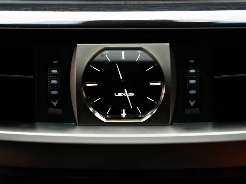 Lexus LX — фото 14
