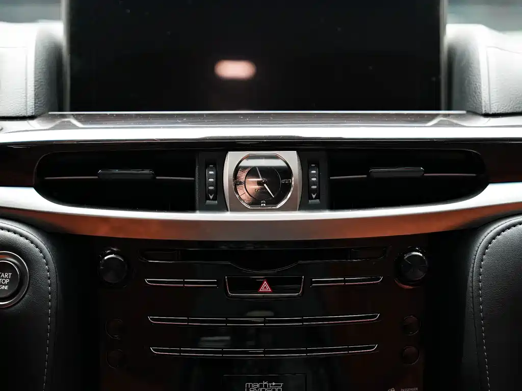 Lexus LX — фото 19