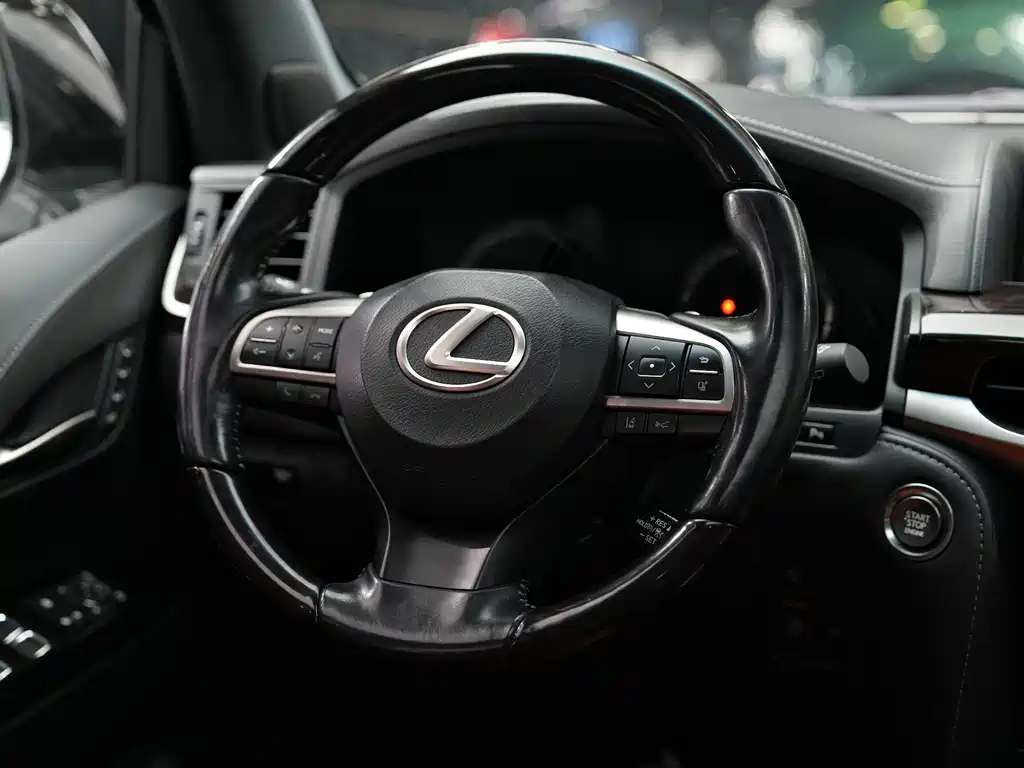 Lexus LX — фото 21