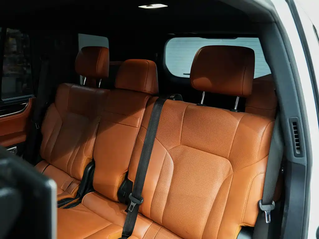 Lexus LX — фото 23