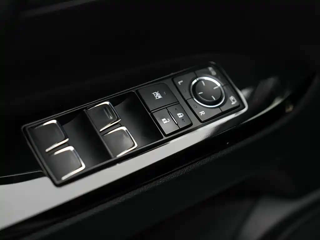 Lexus LX — фото 29