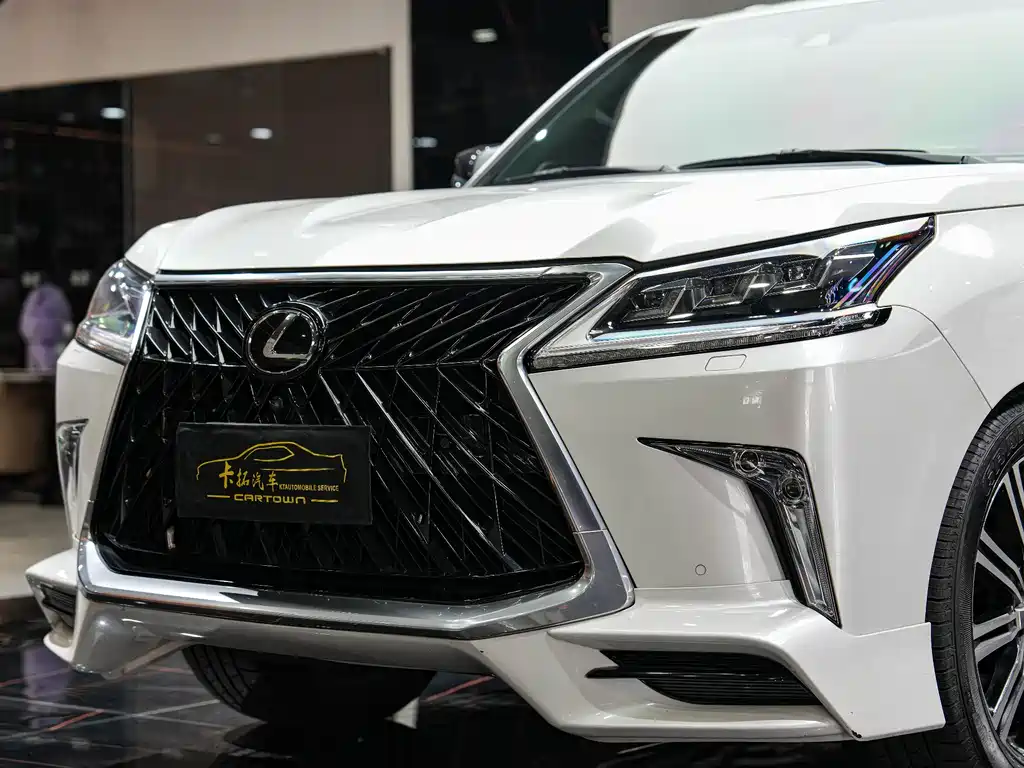 Lexus LX — фото 6