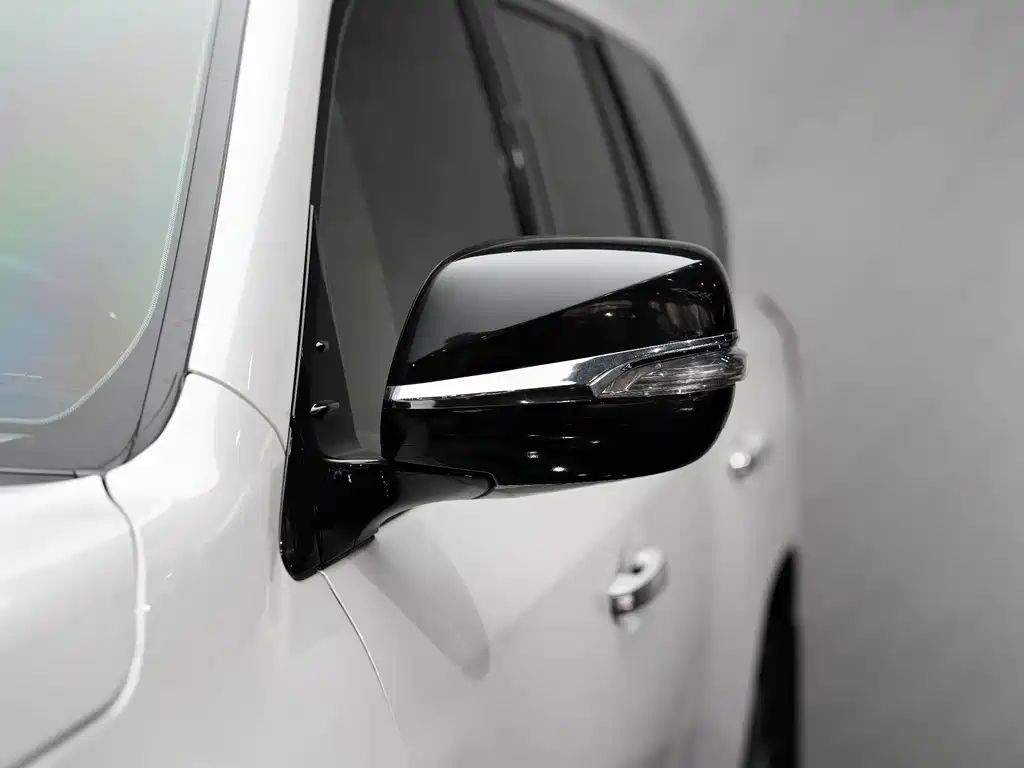 Lexus LX — фото 7