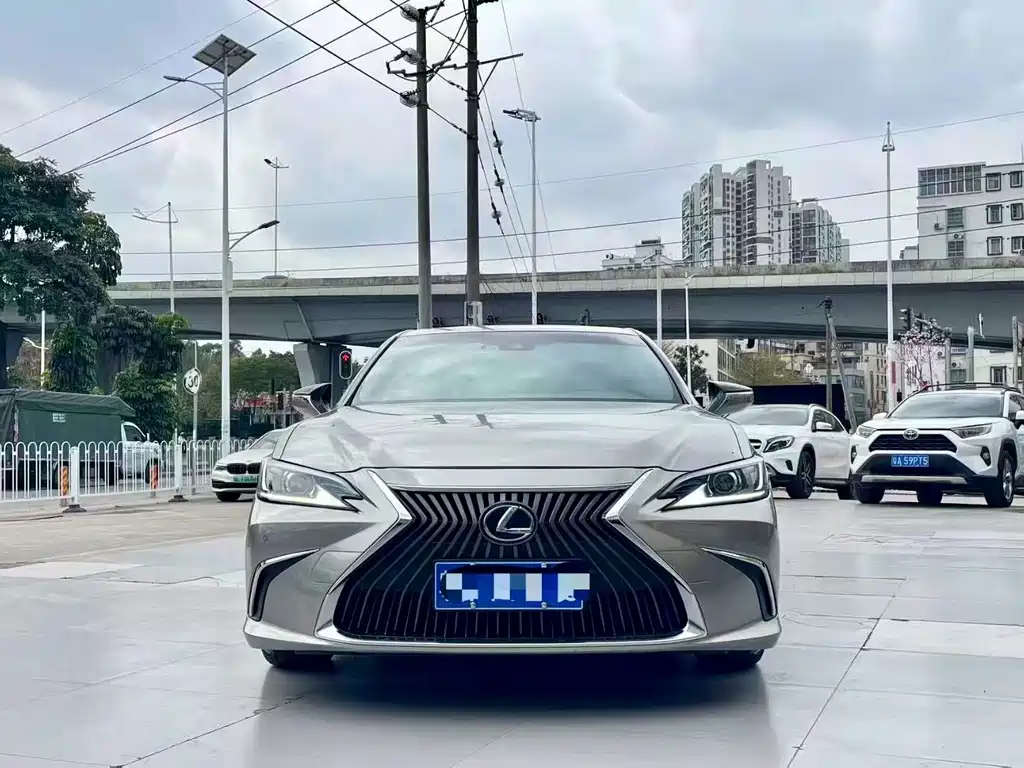 Lexus ES — фото 2