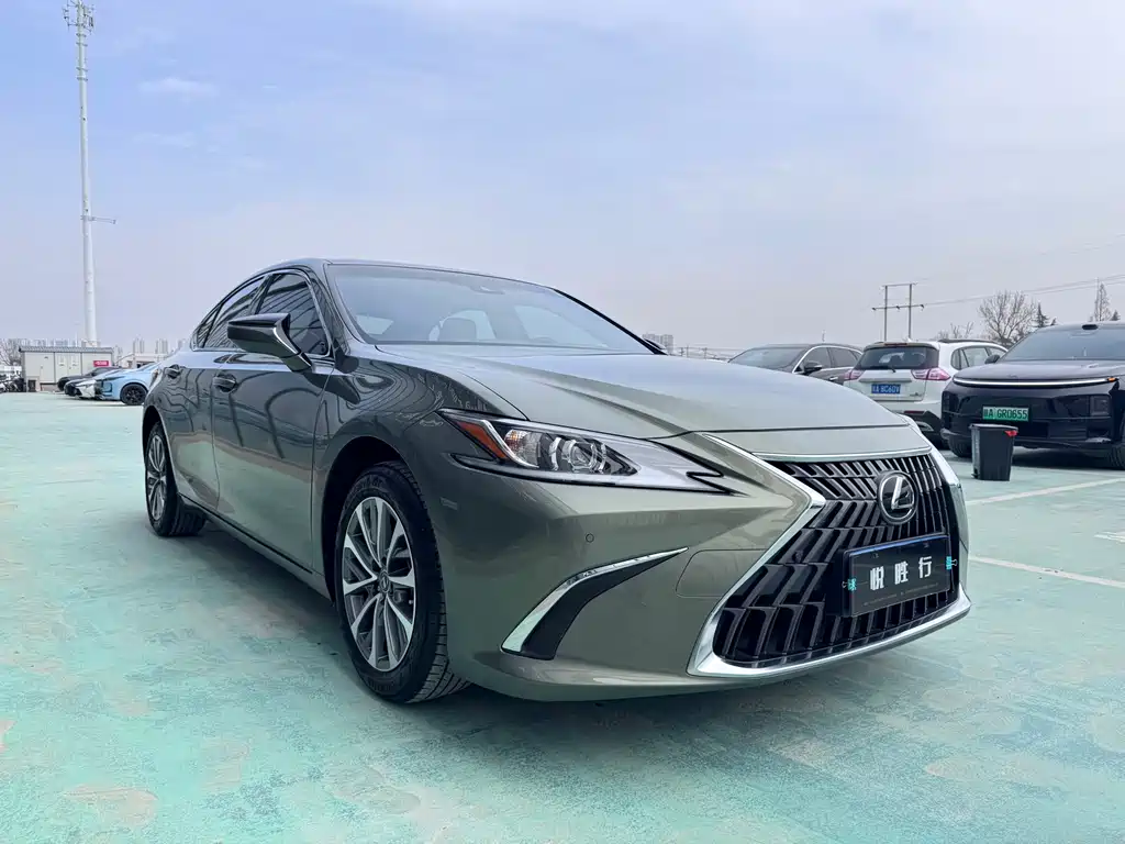 Lexus ES — фото 3