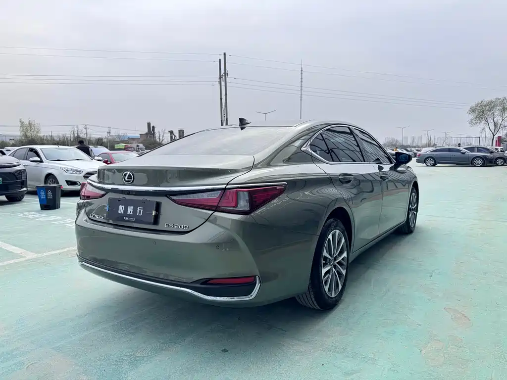 Lexus ES — фото 7