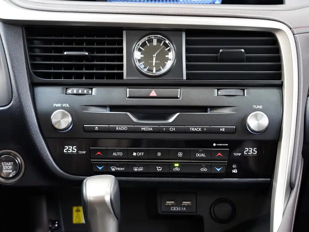 Lexus RX — фото 11