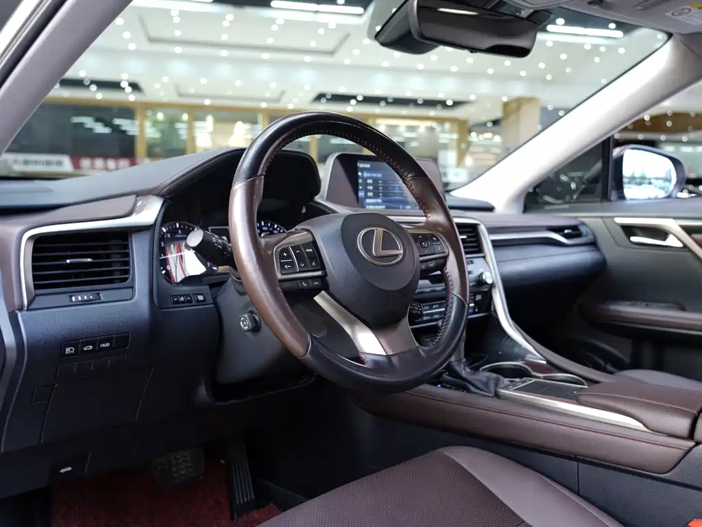 Lexus RX — фото 15