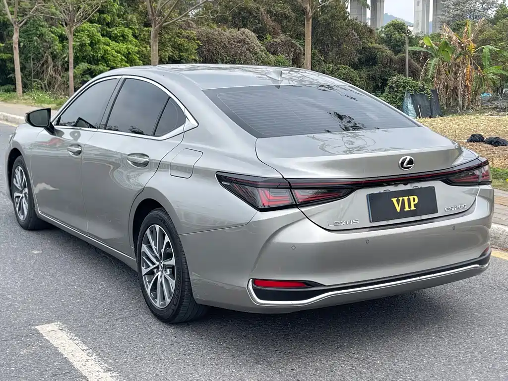 Lexus ES — фото 4