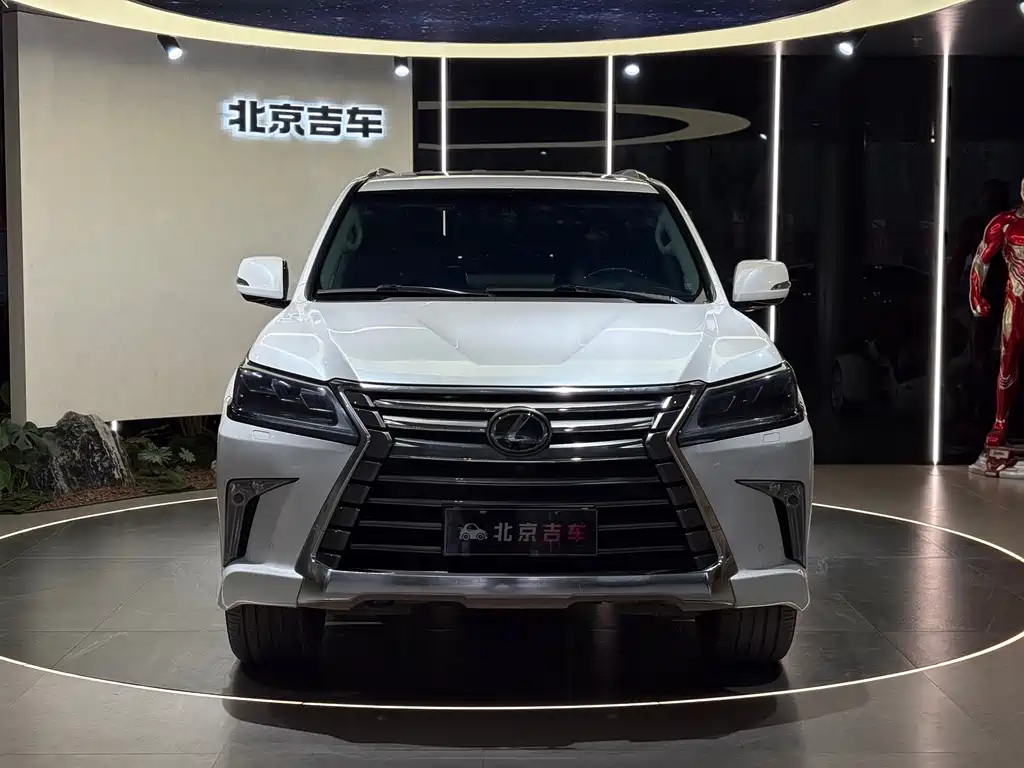 Lexus LX — фото 2