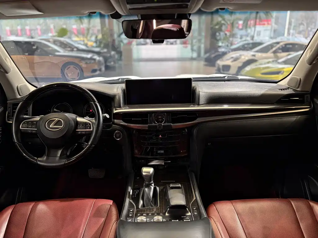 Lexus LX — фото 13
