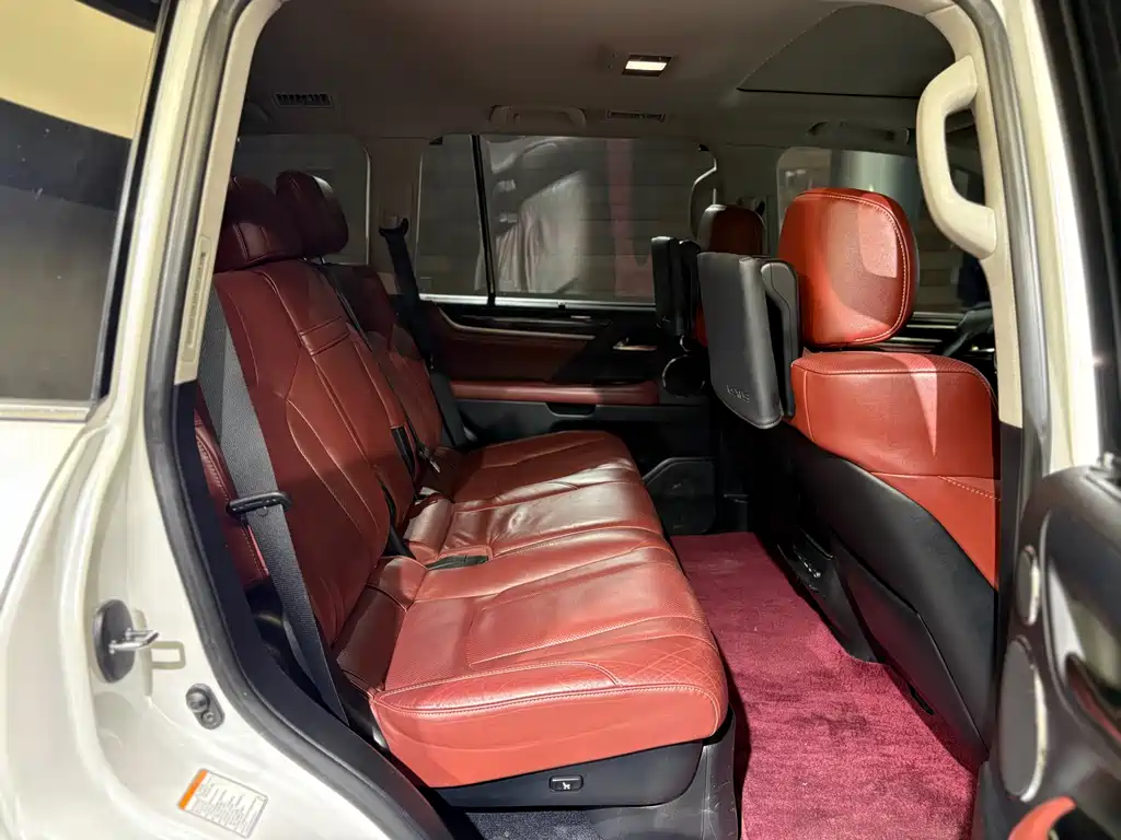 Lexus LX — фото 15