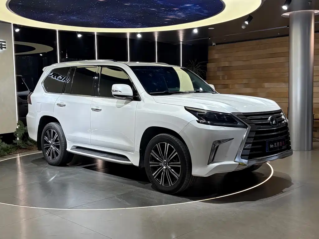 Lexus LX — фото 3