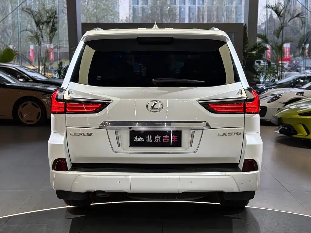 Lexus LX — фото 4