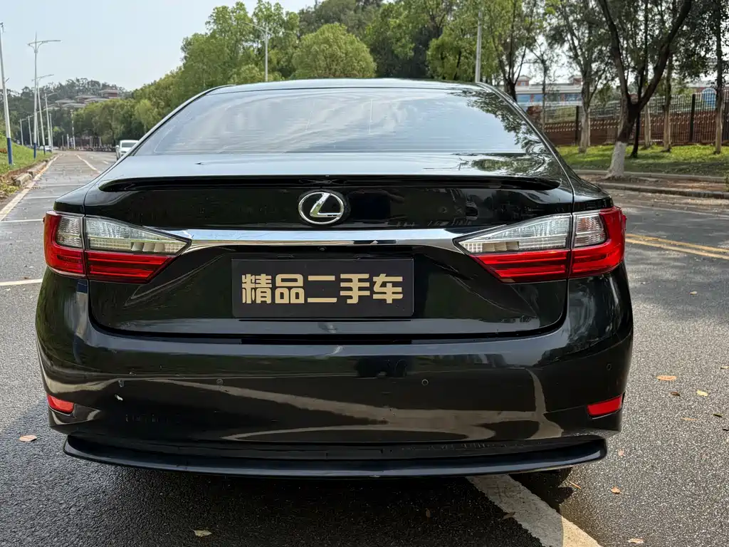 Lexus ES — фото 4