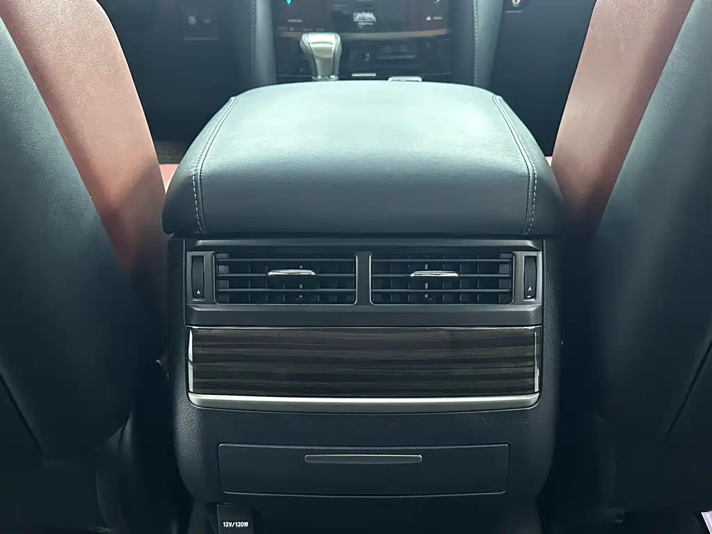 Lexus LX — фото 20
