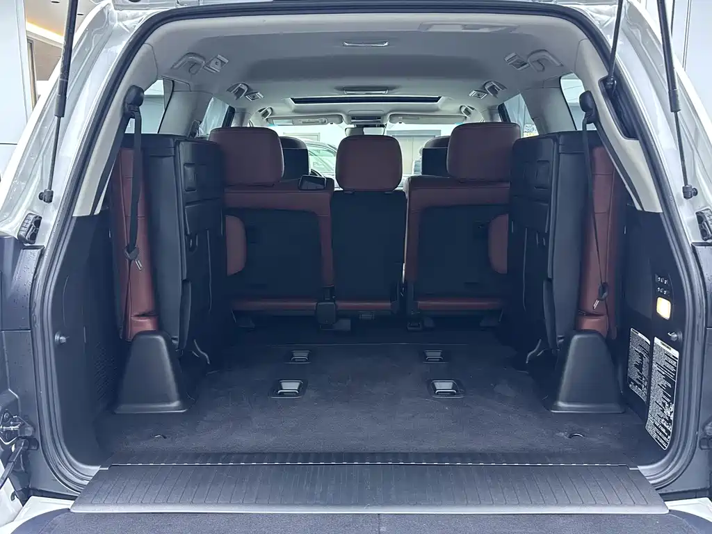 Lexus LX — фото 9