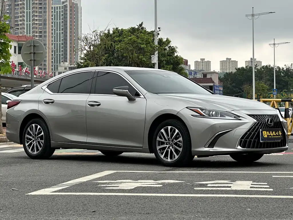 Lexus ES — фото 3