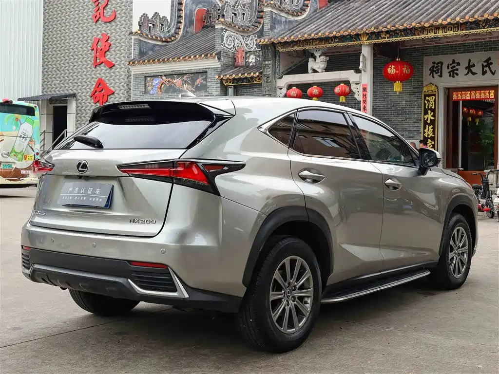 Lexus NX — фото 7