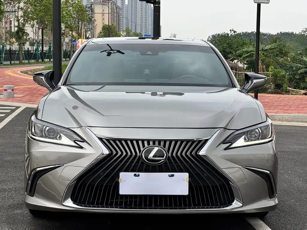 Lexus ES — фото 2