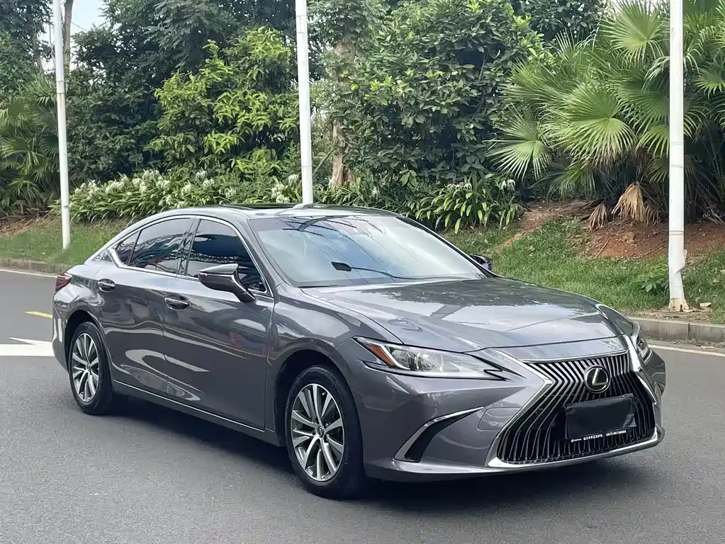 Lexus ES — фото 3