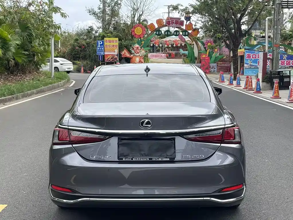Lexus ES — фото 9