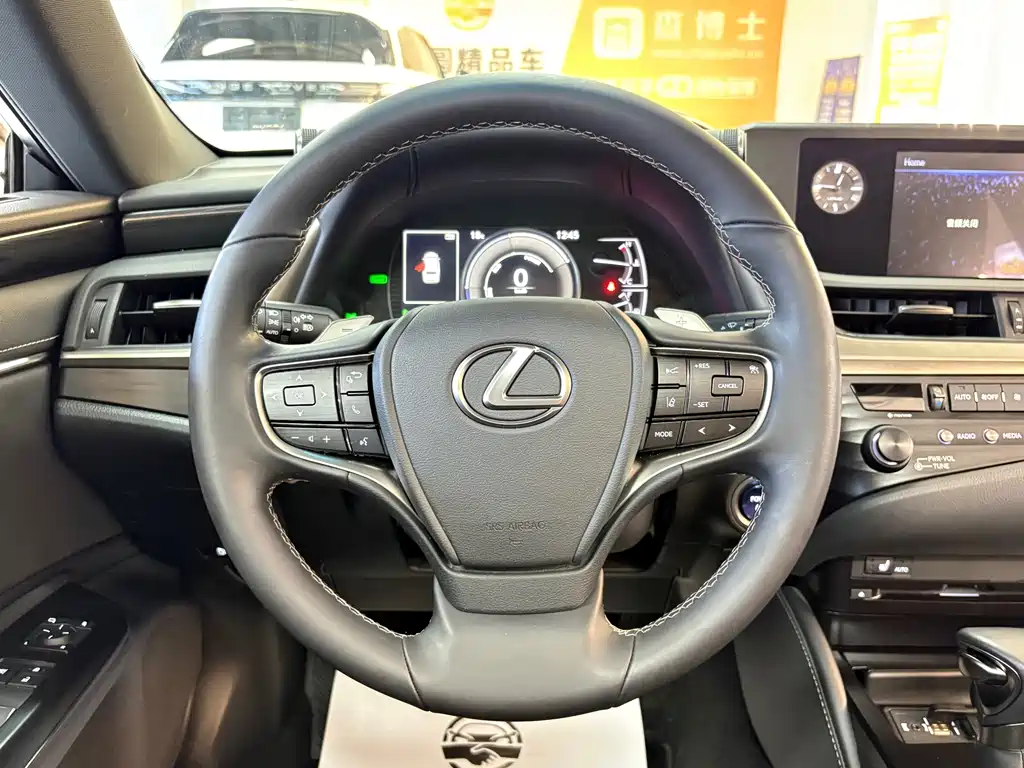 Lexus ES — фото 15