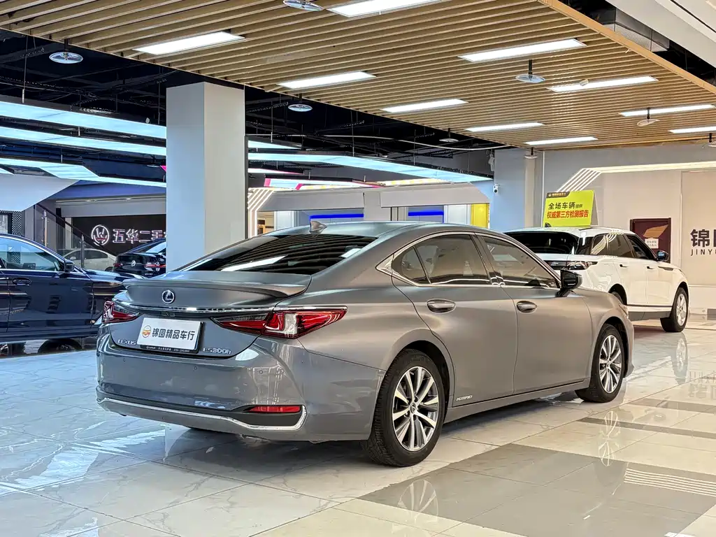 Lexus ES — фото 5